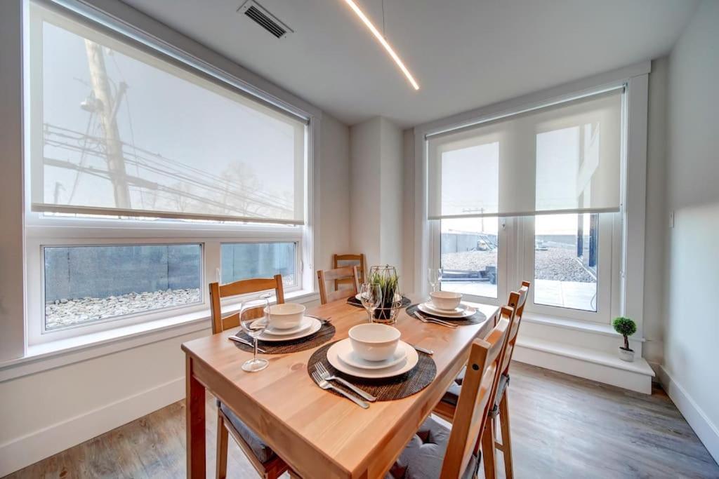 Luxurious Modern 2Br Condo Sleeps 5 Coffee, Ac, Wifi Halifax Eksteriør billede