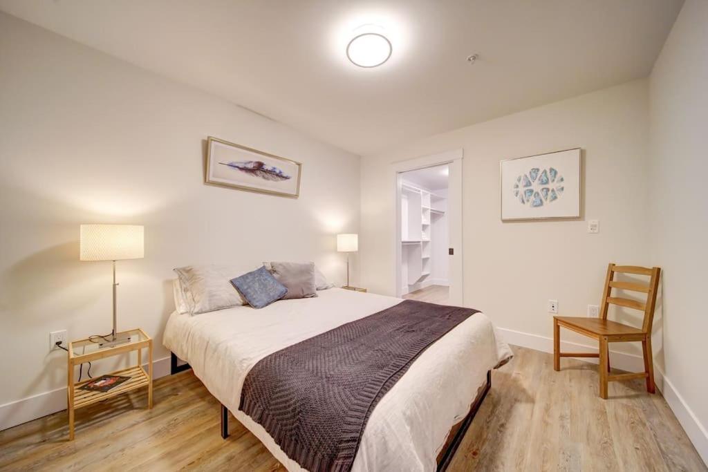 Luxurious Modern 2Br Condo Sleeps 5 Coffee, Ac, Wifi Halifax Eksteriør billede
