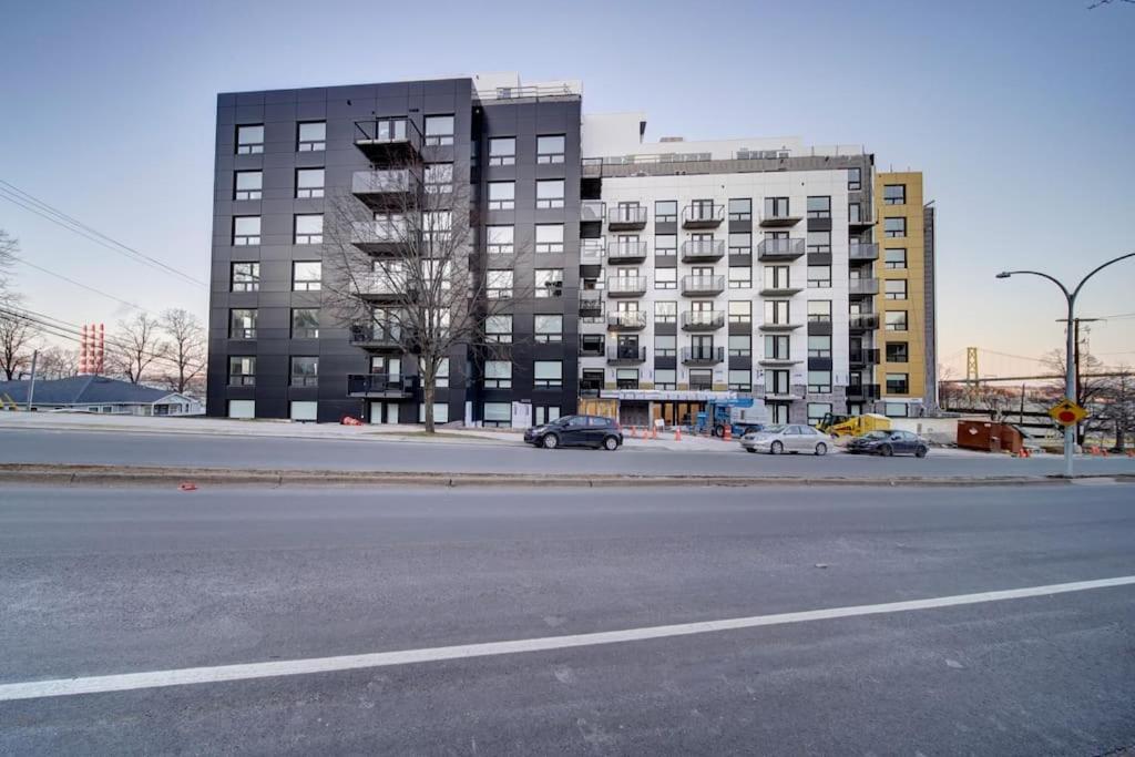 Luxurious Modern 2Br Condo Sleeps 5 Coffee, Ac, Wifi Halifax Eksteriør billede